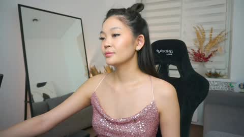 Snapshot of lovelynightt chatting on January 7, 2025, 12:13 am kim online show from January 7, 2025, 12:13 am