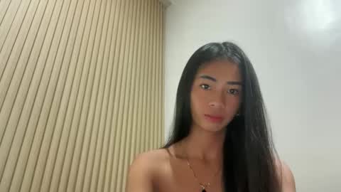 lovelyours_kishia online show from April 4, 2026, 12:35 pm