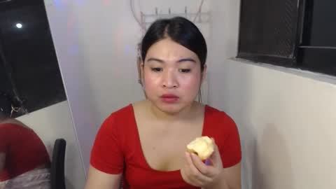 Snapshot of lovelyrhean chatting on May 12, 2026, 7:27 am Rhean online show from May 12, 2026, 7:27 am