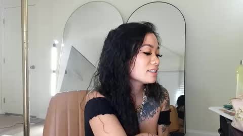 lovelyxmacii online show from March 2, 2026, 5:30 am