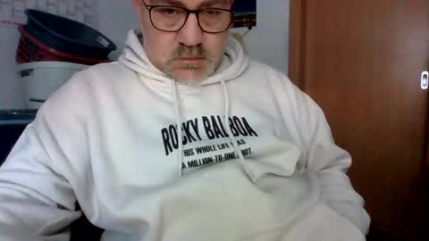 lover010983 online show from January 7, 2026, 12:40 pm