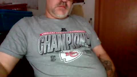 lover010983 online show from February 9, 2026, 8:18 am