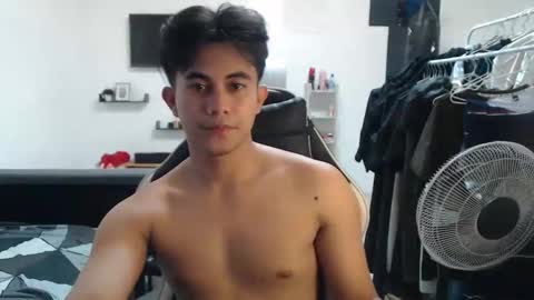 loverboyph04 online show from October 1, 2025, 6:52 am