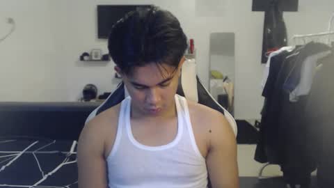 loverboyph04 online show from December 16, 2025, 2:05 am