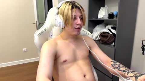 loverria online show from April 8, 2026, 5:02 pm