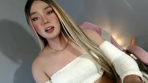 Snapshot of lovers_moon22 chatting on January 22, 2025, 4:13 am lovers moon22 online show from January 22, 2025, 4:13 am