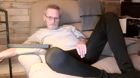 just here to have fun and cum online show from April 6, 2026, 11:38 pm