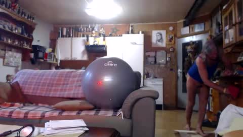 aaron online show from November 19, 2025, 11:43 am