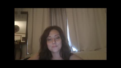 Snapshot of lovieelou chatting on March 27, 2026, 10:09 pm lovieelou online show from March 27, 2026, 10:09 pm