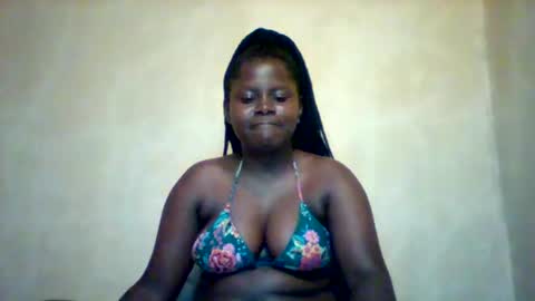loviett online show from May 19, 2026, 3:51 pm