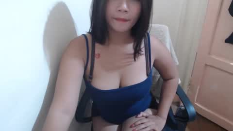 loving_ellah19 online show from October 3, 2025, 3:53 pm