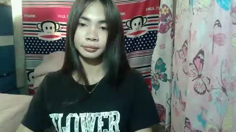 loving_rhean online show from May 15, 2026, 3:02 am
