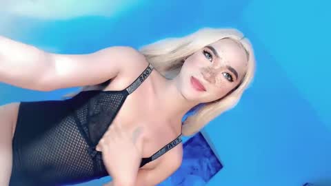 Snapshot of lovingmonaru969 chatting on December 23, 2024, 7:06 am Lovingmonaru969 online show from December 23, 2024, 7:06 am