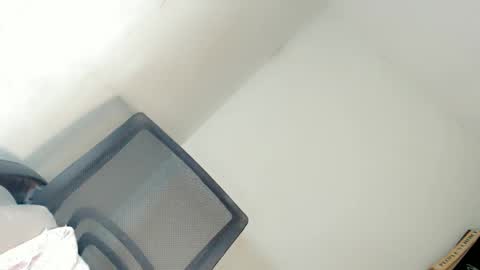 Snapshot of lovingmonaru969 chatting on January 1, 2025, 8:47 pm Lovingmonaru969 online show from January 1, 2025, 8:47 pm