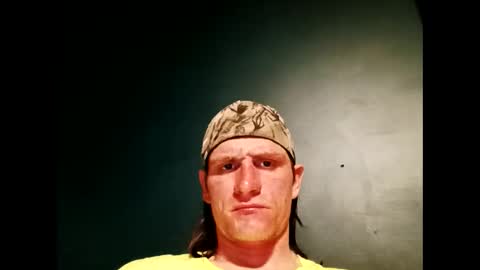 Snapshot of lowcard2389 chatting on February 23, 2025, 3:24 am lowcard2389 online show from February 23, 2025, 3:24 am