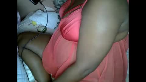 Snapshot of lowenyangvalentine chatting on November 25, 2025, 2:44 am lowenyangvalentine online show from November 25, 2025, 2:44 am