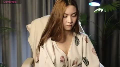 Snapshot of lowkeywild_ chatting on July 9, 2026, 4:27 am lowkeywild_ online show from July 9, 2026, 4:27 am