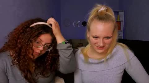 Snapshot of loya_best chatting on November 24, 2025, 9:20 am loya_best online show from November 24, 2025, 9:20 am