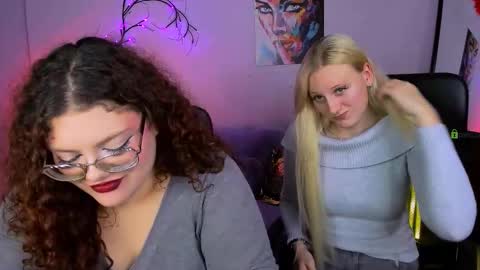 Snapshot of loya_best chatting on November 25, 2025, 1:44 pm loya_best online show from November 25, 2025, 1:44 pm