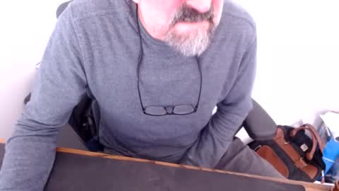 lreed090 online show from February 9, 2026, 6:23 pm