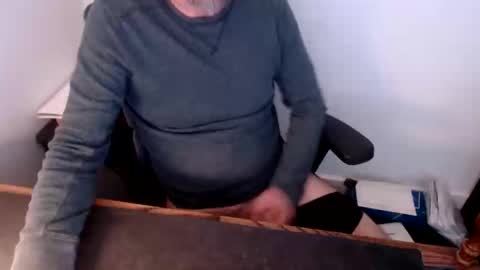 Snapshot of lreed090 chatting on April 23, 2026, 3:25 pm lreed090 online show from April 23, 2026, 3:25 pm
