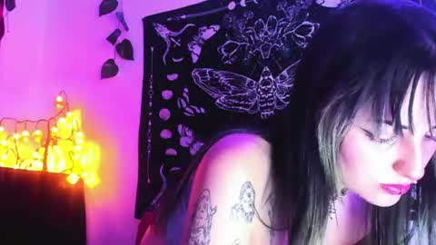 Jenn online show from July 1, 2026, 3:41 am