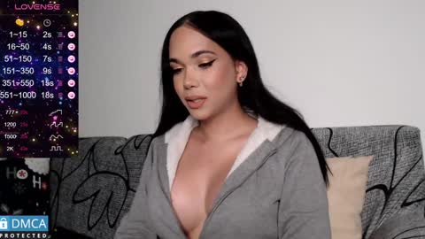 luara_ online show from December 4, 2024, 2:15 pm