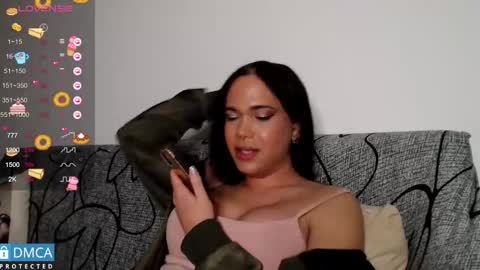 luara_ online show from February 25, 2025, 6:53 pm