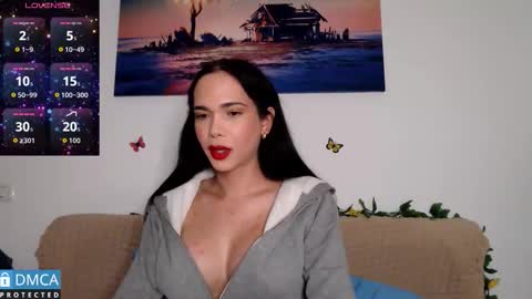 luara_ online show from October 22, 2025, 9:09 am