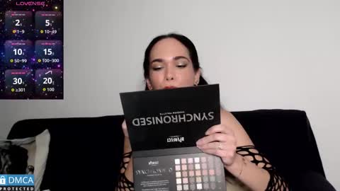 luara_ online show from February 12, 2026, 2:01 pm