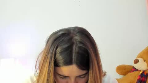 luara__01__lecat_1 online show from October 26, 2025, 2:28 am