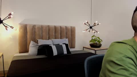 luca_morettii online show from September 17, 2025, 12:18 pm