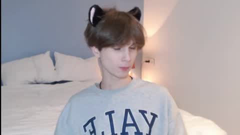 lucacharm online show from December 24, 2024, 8:05 pm