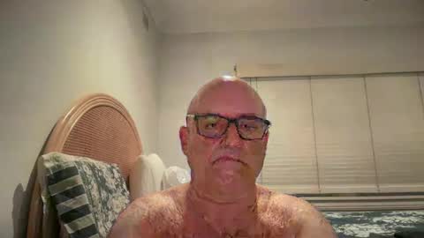 Snapshot of lucas10004 chatting on December 17, 2024, 12:00 pm lucas10004 online show from December 17, 2024, 12:00 pm