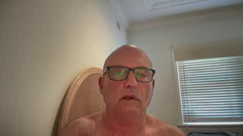 Snapshot of lucas10004 chatting on February 6, 2025, 11:48 pm lucas10004 online show from February 6, 2025, 11:48 pm