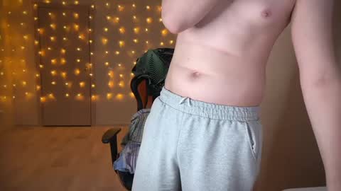 Lucas Gill online show from January 10, 2025, 8:37 pm