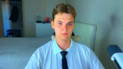 Lucas Gill online show from August 6, 2026, 12:56 am
