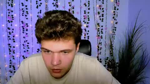 lucas_long_ online show from September 21, 2025, 6:42 pm