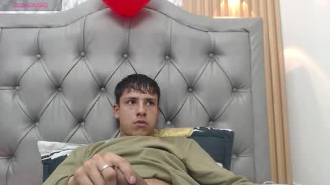 Snapshot of lucas_rivass chatting on February 19, 2026, 10:39 pm LUCAS RIVAS online show from February 19, 2026, 10:39 pm