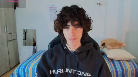 lucas_xo online show from February 23, 2026, 1:47 am