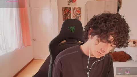 Snapshot of lucas_xo chatting on May 19, 2026, 8:15 pm lucas_xo online show from May 19, 2026, 8:15 pm