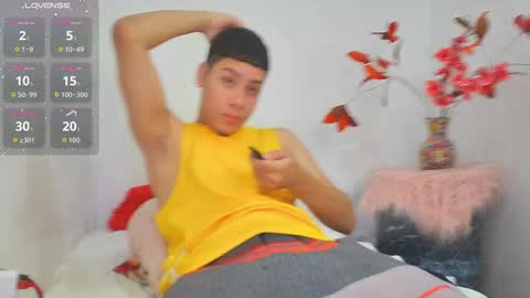 Snapshot of lucastorrez01 chatting on November 25, 2025, 2:33 am LUCAS TORREZ online show from November 25, 2025, 2:33 am