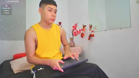 Snapshot of lucastorrez01 chatting on November 30, 2025, 2:37 am LUCAS TORREZ online show from November 30, 2025, 2:37 am