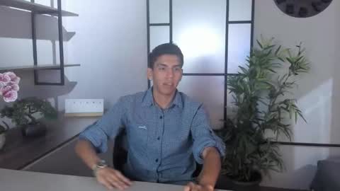 Lucca Moreti online show from March 21, 2026, 3:44 am