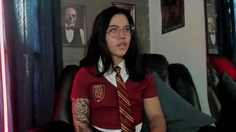   online show from October 12, 2025, 8:08 pm