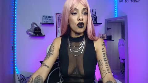 Snapshot of luci_fer_devil_1 chatting on October 10, 2025, 11:48 pm Veronica Rati    online show from October 10, 2025, 11:48 pm