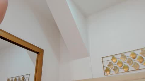 lucia_lorenz online show from February 5, 2026, 11:26 am