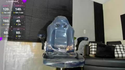 Snapshot of lucia_oregon chatting on July 1, 2026, 12:40 pm L U C I A online show from July 1, 2026, 12:40 pm
