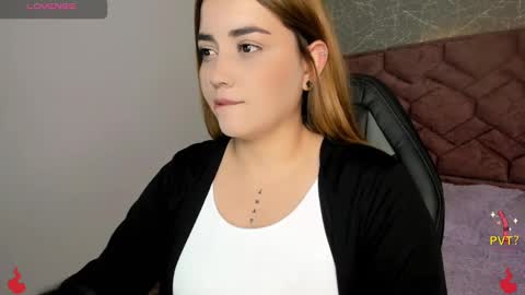 Snapshot of lucia_star_ chatting on December 10, 2024, 7:11 pm lucia star  online show from December 10, 2024, 7:11 pm