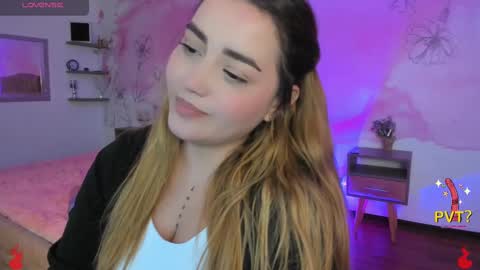 Snapshot of lucia_star_ chatting on February 13, 2025, 5:48 am lucia star  online show from February 13, 2025, 5:48 am